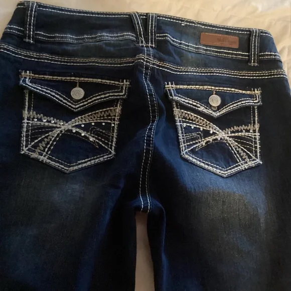 Wallflower Womens The Luscious Curvy Bootcut Jeans - Picture 2 of 7